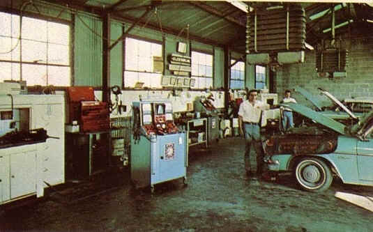 auto-center-1.jpg (27032 bytes)