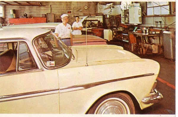 auto-center-2.jpg (33547 bytes)