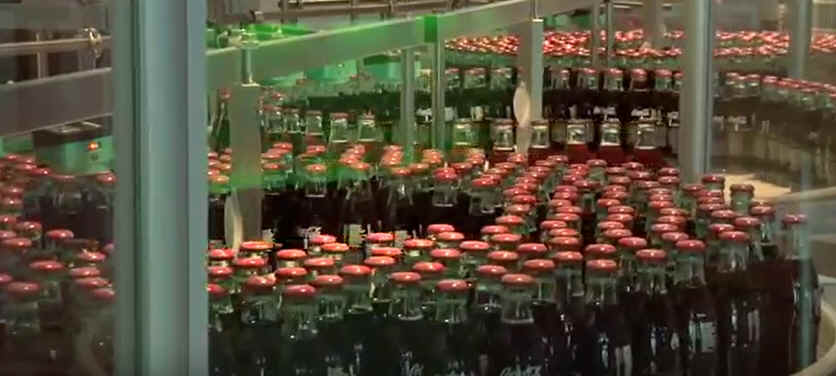 cc-coca-cola-4.jpg (35835 bytes)