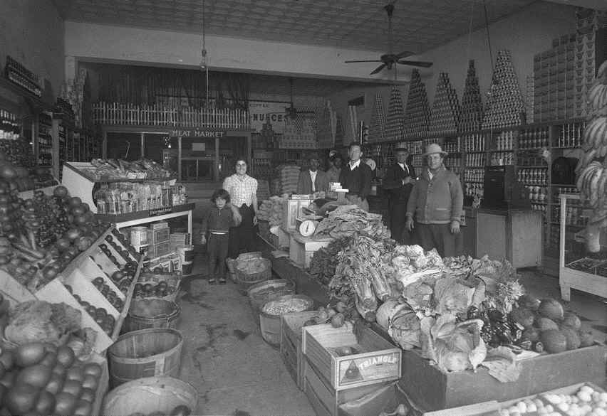 cc-hamaueis-waco-store-1.jpg (58072 bytes)