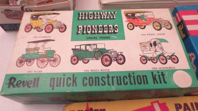 1902-Rambler-Highway-Pioneers.jpg (42831 bytes)