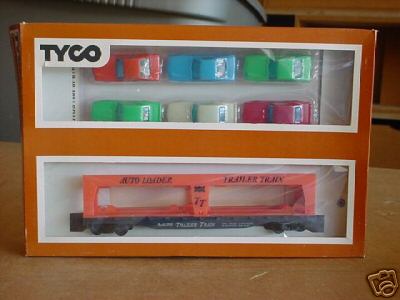 TYCO-trailer-train-autoloader-with-amc-amxs.jpg (21336 bytes)