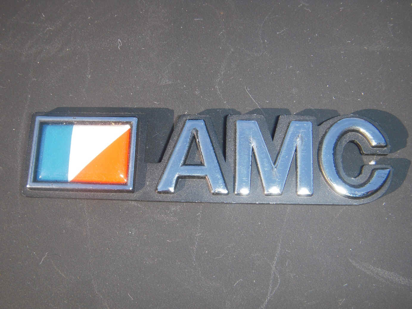 amc-upside-down-nos-emblem.JPG (984227 bytes)