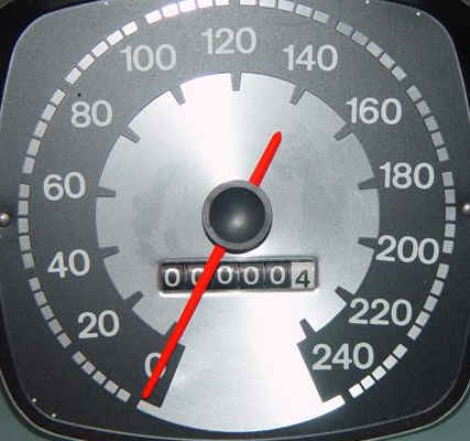 amc-kilometer-export-speedometer.JPG (68018 bytes)