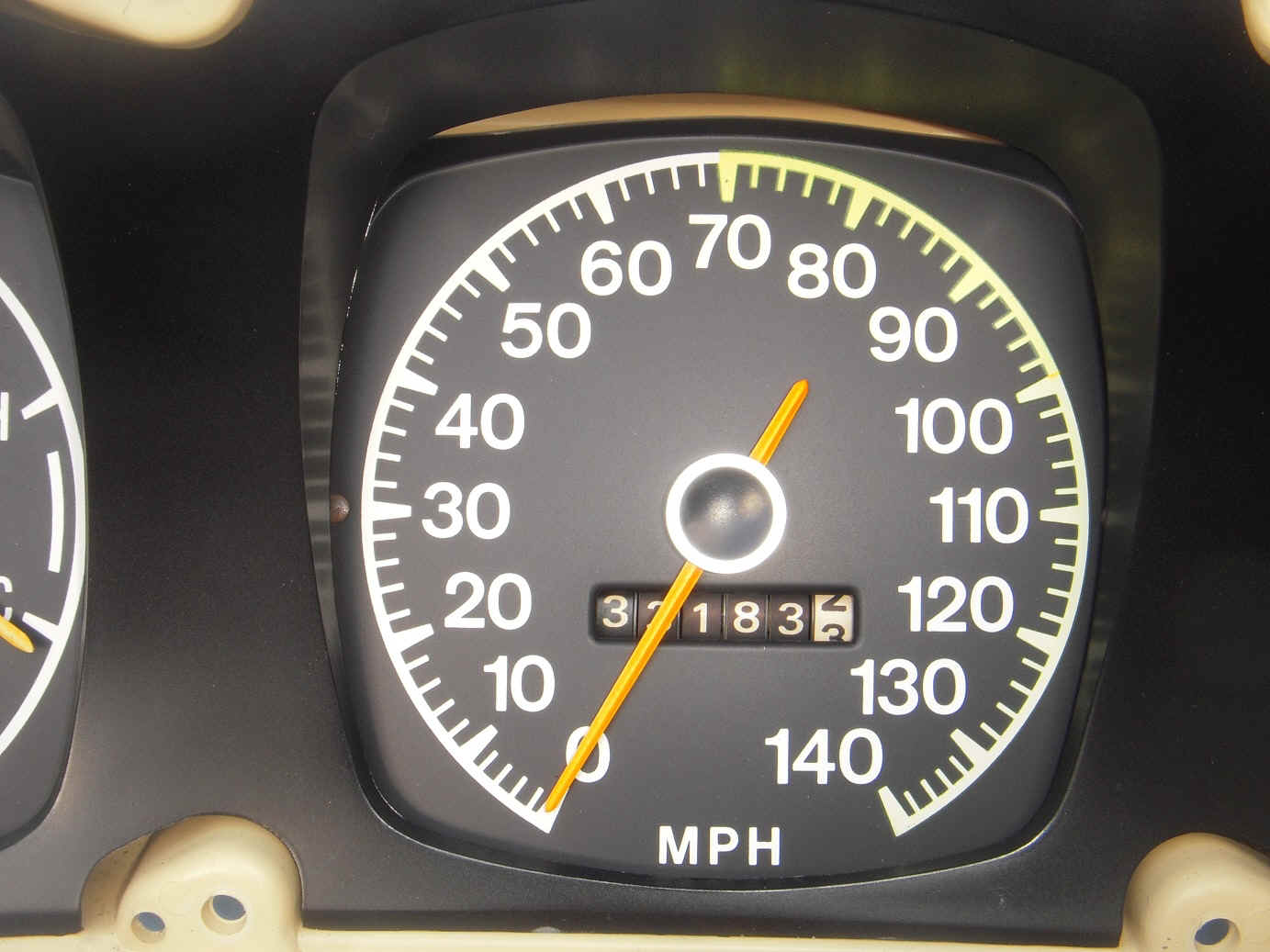 amx-rally-pack-low-miler-speedometer.JPG (791820 bytes)
