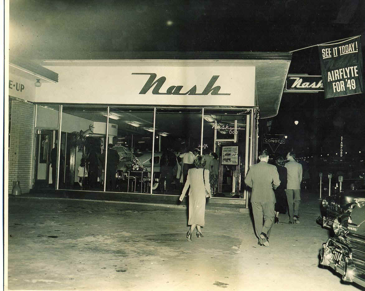 49-nash-airflyte-grand-opening.jpg (199288 bytes)